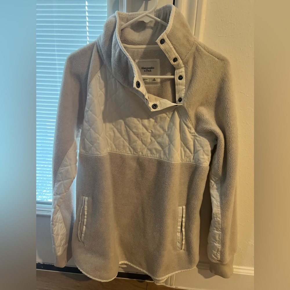 Abercrombie Pullover Sweatshirt